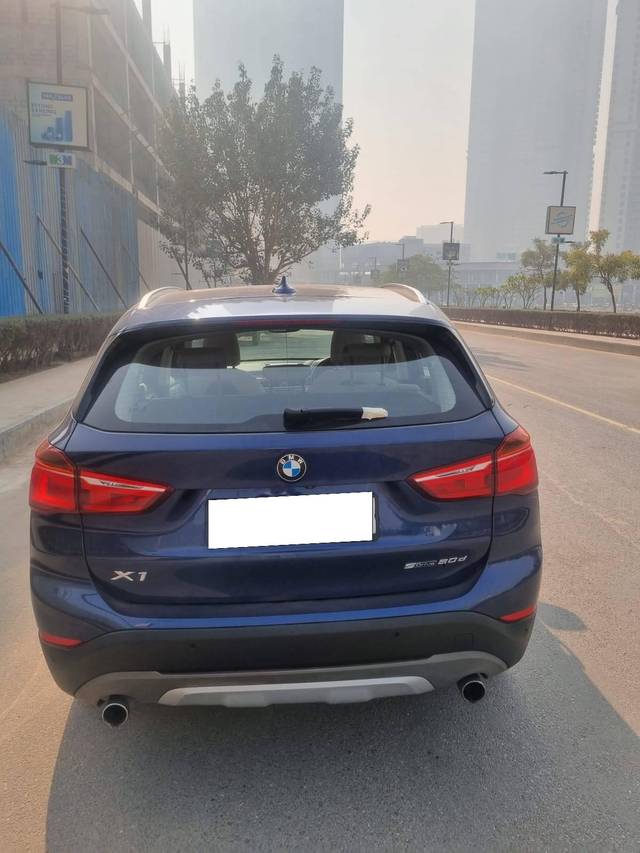 https://images10.gaadi.com/usedcar_image/4527850/original/processed_3cc0662d0809498083c90a92d14b74c1.jpg?imwidth=6401