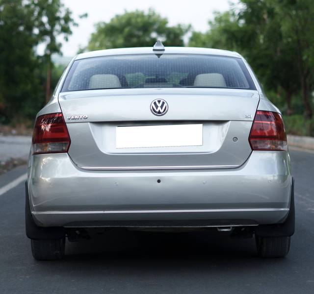 https://images10.gaadi.com/usedcar_image/4527855/original/processed_ee5dc7bc8d03cf107bef3ffb5357e501.jpg?imwidth=6402