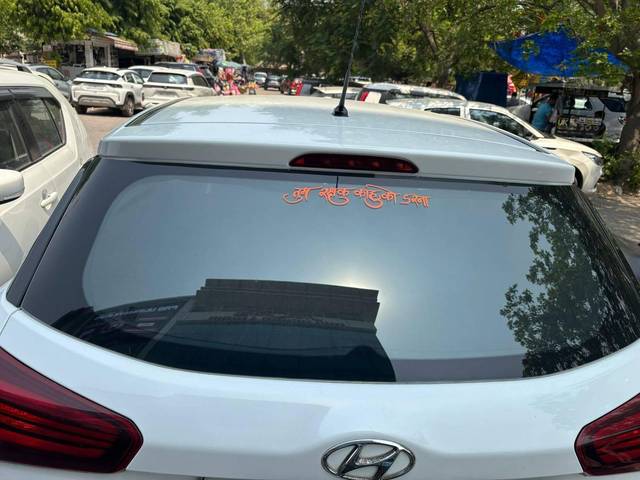 https://images10.gaadi.com/usedcar_image/4527886/original/processed_733e1add-7838-42f0-82a6-de3b4abbe7e9.jpg?imwidth=6400