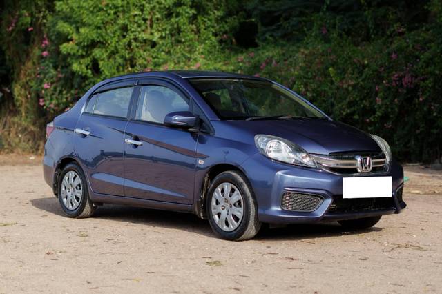 https://images10.gaadi.com/usedcar_image/4527905/original/processed_6c204415673c53beb01ade25f7faab03.jpg?imwidth=6400