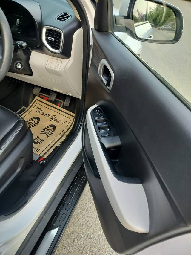 https://images10.gaadi.com/usedcar_image/4527910/original/46a2136a58fd7b970c306803635e68a1.jpg?imwidth=6400