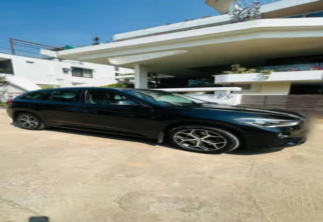 https://images10.gaadi.com/usedcar_image/4527914/original/d613972a-7aa3-4f97-803b-8175023c2189.?imwidth=6402