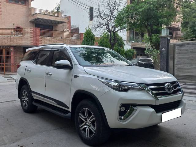 https://images10.gaadi.com/usedcar_image/4527917/original/processed_418b1932d01c003913bcd8262624b62a.jpg?imwidth=6400