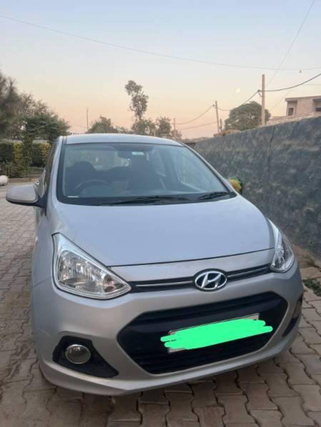 https://images10.gaadi.com/usedcar_image/4527928/original/processed_82c6fe42-b048-4c94-81c7-abe95de5d0b1.jpg?imwidth=6400