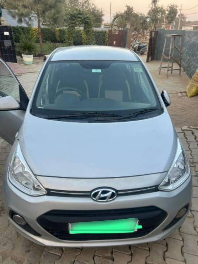https://images10.gaadi.com/usedcar_image/4527928/original/processed_fd945548-b4b9-451e-b7db-7e3abd13061b.jpg?imwidth=6402