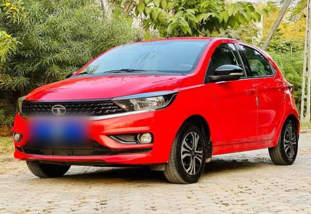 https://images10.gaadi.com/usedcar_image/4527930/original/17bcac88-f9f6-4db0-853b-8cae6a71718a.?imwidth=6400