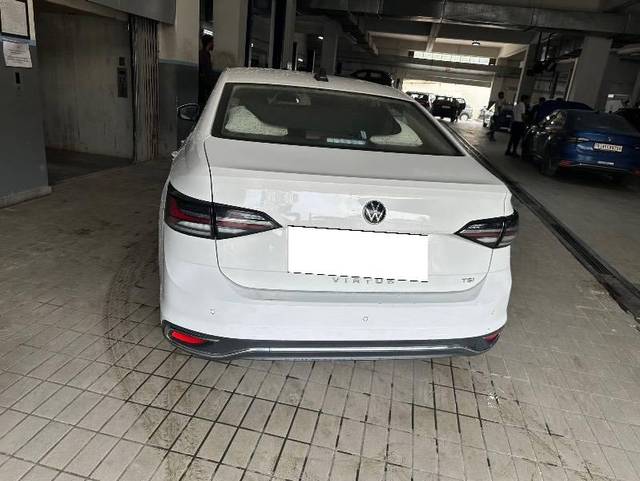https://images10.gaadi.com/usedcar_image/4527932/original/processed_31b8cf4c-c4d0-4e42-999c-7a349163c72f.jpeg?imwidth=6400
