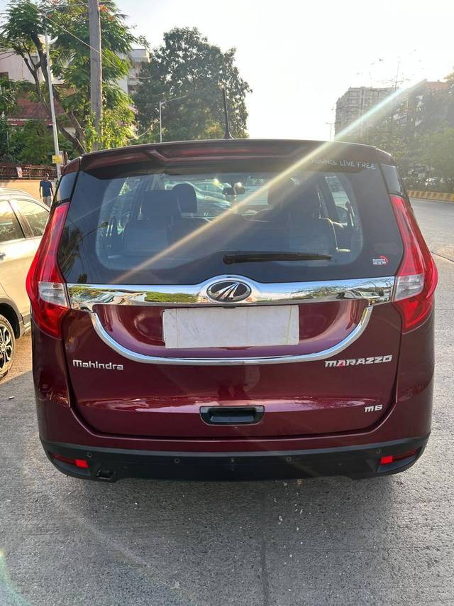 https://images10.gaadi.com/usedcar_image/4527936/original/processed_a827c94bd6a683ac1be8de195094e3b1.jpg?imwidth=6402