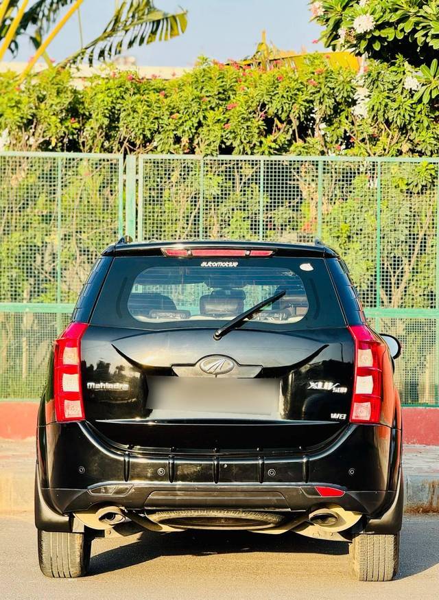 https://images10.gaadi.com/usedcar_image/4527941/original/processed_653911d62f8f59cce92ba27ed2309319.jpg?imwidth=6402