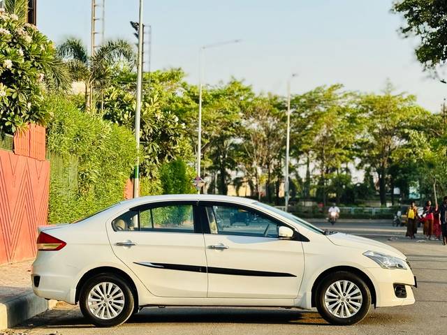 https://images10.gaadi.com/usedcar_image/4527943/original/aa809286ce43668973d47fb22fec1662.jpg?imwidth=6401