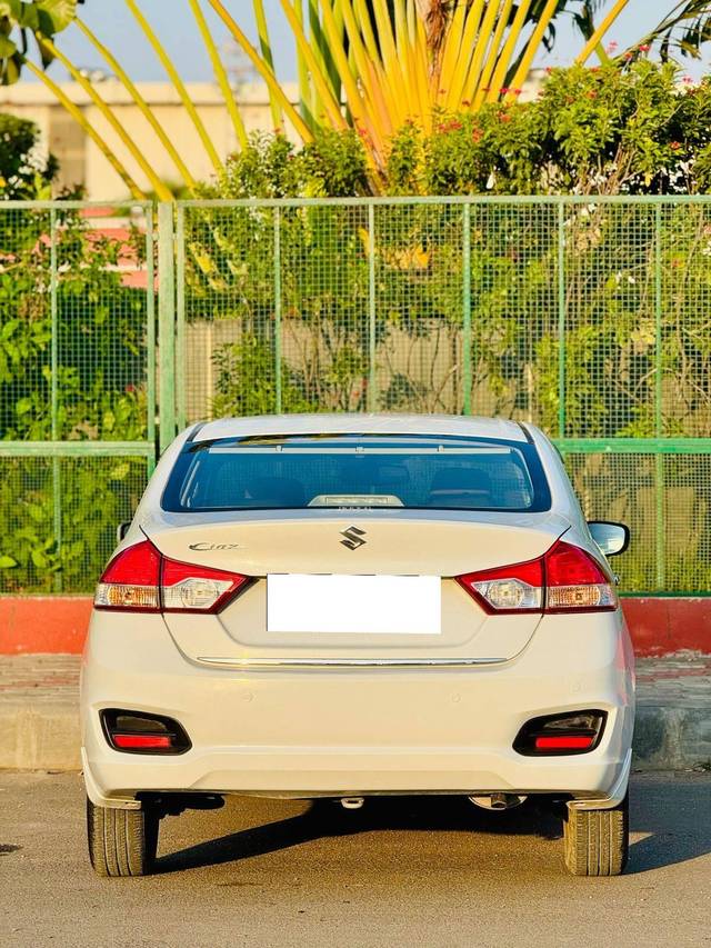 https://images10.gaadi.com/usedcar_image/4527943/original/processed_b7c4db3e60ad557d9e24e4aa1df79019.jpg?imwidth=6402