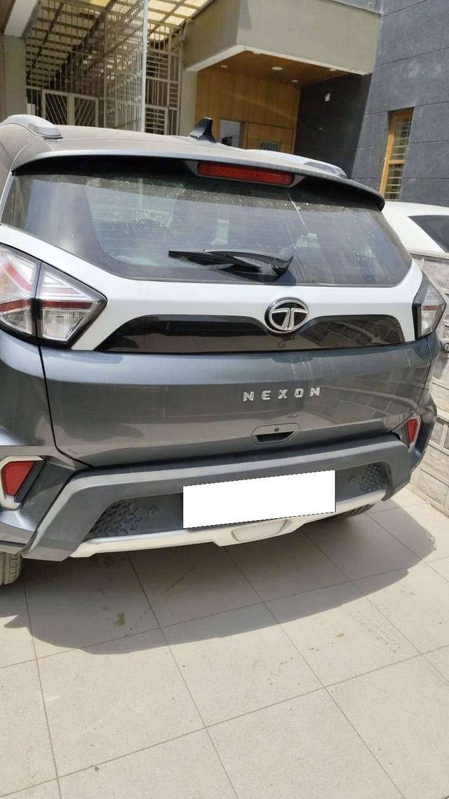 https://images10.gaadi.com/usedcar_image/4527953/original/processed_0f3e955e-ee3d-4e28-9a39-6fe44347271d.jpg?imwidth=6401