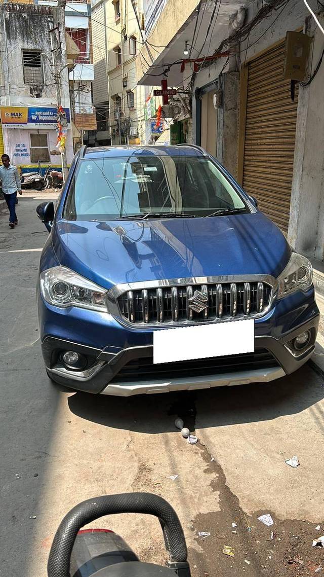 https://images10.gaadi.com/usedcar_image/4527973/original/processed_c8cb937d-07f7-4b2d-b876-c5643daa13e4.jpg?imwidth=6402