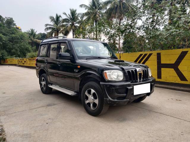 https://images10.gaadi.com/usedcar_image/4527987/original/processed_9bdc4c38e36b9bb8fdad309160d2733d.jpg?imwidth=6400
