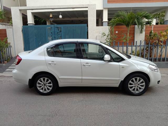 https://images10.gaadi.com/usedcar_image/4527989/original/c66de02cb6588aabb1c711967beb9f37.jpg?imwidth=6401
