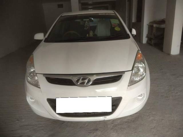 https://images10.gaadi.com/usedcar_image/4527992/original/processed_7a08d7fc-e98b-40ca-bd93-664c2333963b.jpg?imwidth=6402