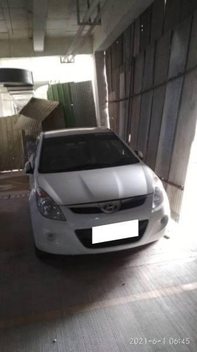 https://images10.gaadi.com/usedcar_image/4527992/original/processed_8e7ebafd-b389-4904-aa81-f414369a0aef.jpg?imwidth=6400