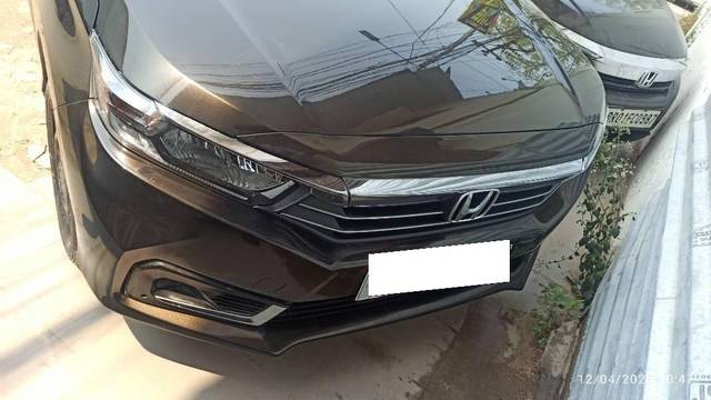 https://images10.gaadi.com/usedcar_image/4527996/original/processed_346c179b-ac61-4746-bd6e-936f338b52d0.jpg?imwidth=6402
