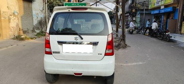 https://images10.gaadi.com/usedcar_image/4527999/original/processed_766d46ec-6307-4d8c-b832-493fb4156391.jpg?imwidth=6402