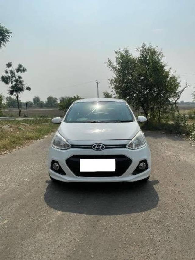 https://images10.gaadi.com/usedcar_image/4528002/original/processed_d829c585-834a-483f-81fa-e258e78a8f45.jpeg?imwidth=6400