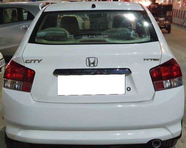 https://images10.gaadi.com/usedcar_image/4528009/original/processed_1e80392d-4aa5-44d1-aa0d-ec255ac66e62.jpeg?imwidth=6400