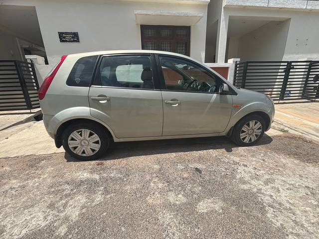 https://images10.gaadi.com/usedcar_image/4528032/original/59805b73-a032-463e-9382-2e7736d1bee6.jpg?imwidth=6401