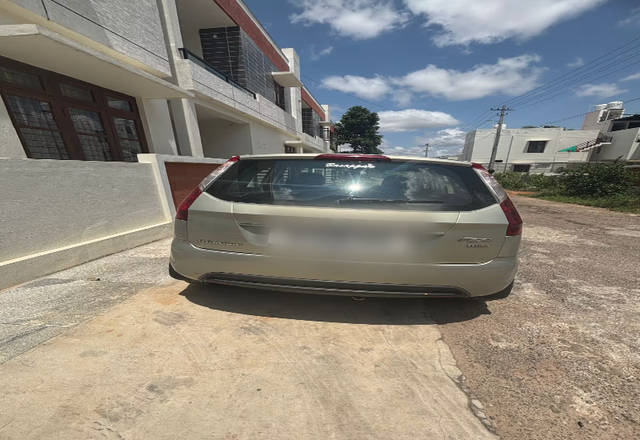 https://images10.gaadi.com/usedcar_image/4528032/original/d4298936-645c-42e9-a286-6590c2a264ad.?imwidth=6400