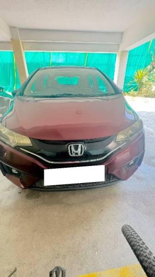 https://images10.gaadi.com/usedcar_image/4528037/original/processed_7b99c059-e0cb-4725-8877-6947c2556c75.jpeg?imwidth=6402