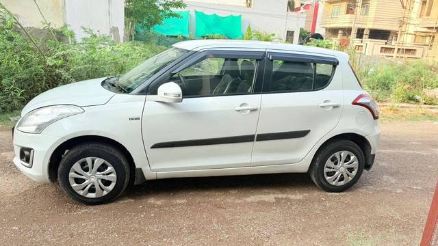 https://images10.gaadi.com/usedcar_image/4528047/original/processed_eefa3b73-cc5c-4ff8-8d37-2bfd8aff1c8f.jpg?imwidth=6400