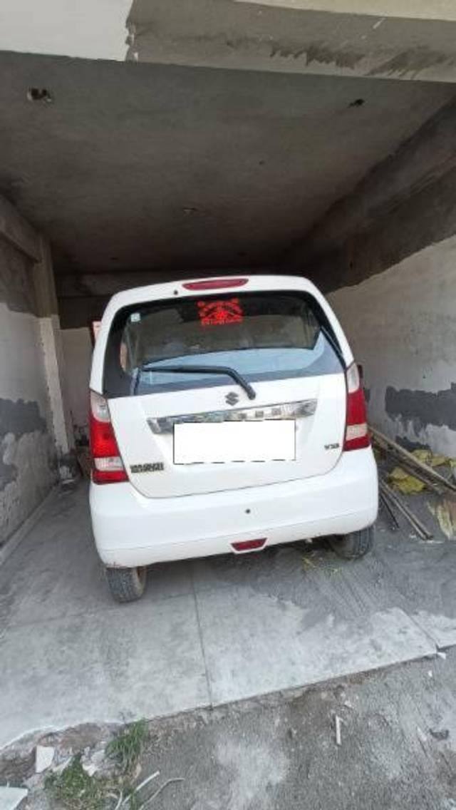 https://images10.gaadi.com/usedcar_image/4528052/original/processed_4135b614-dde0-4066-9d56-6d66ac494ab7.jpg?imwidth=6401