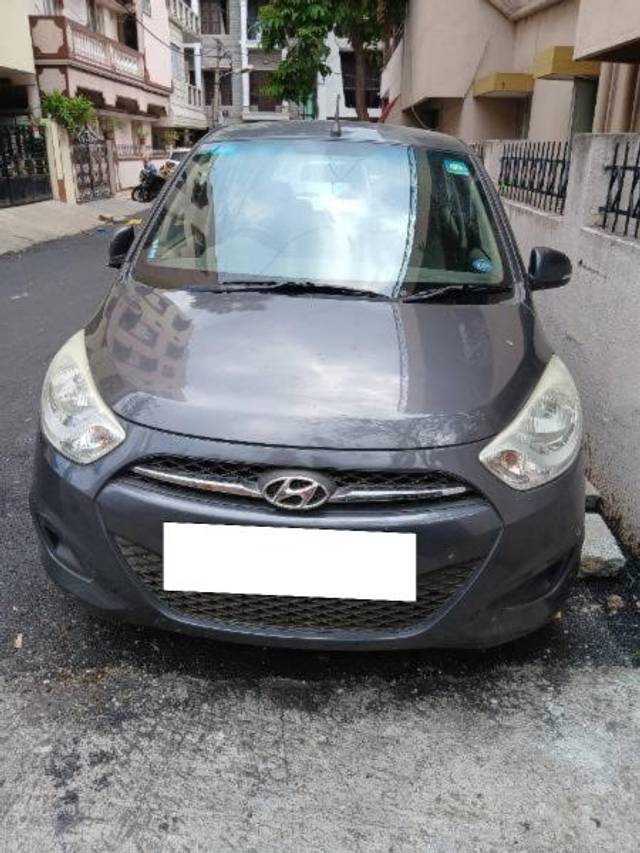 https://images10.gaadi.com/usedcar_image/4528094/original/processed_aaf72f9a-2d19-4ecd-b83a-5f121610638a.jpg?imwidth=6401