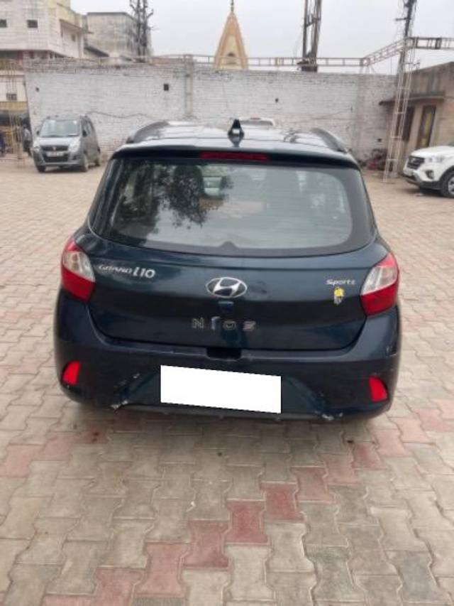 https://images10.gaadi.com/usedcar_image/4528098/original/processed_4779cbc1-5aec-42bb-9bfc-7c104e865db1.jpeg?imwidth=6401