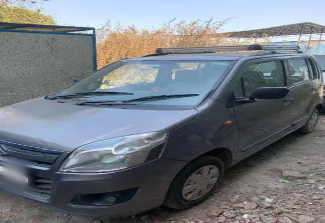https://images10.gaadi.com/usedcar_image/4528110/original/2f3ad484-69c4-40ec-80a9-ba4b82771472.?imwidth=6400