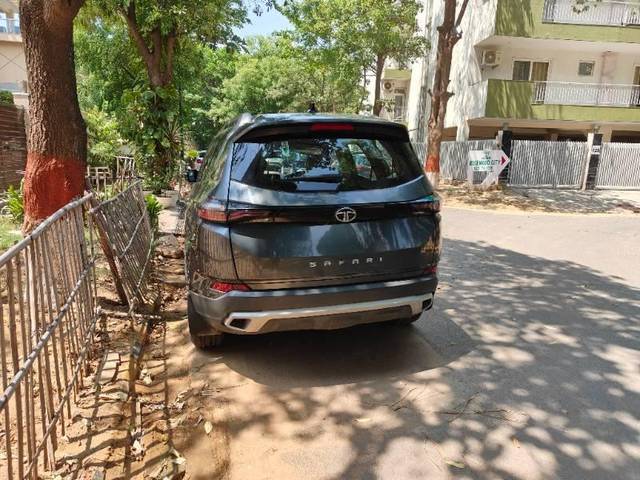 https://images10.gaadi.com/usedcar_image/4528144/original/processed_fe0b7357-bc9d-4ea8-aeb0-8cc86e970d2d.jpg?imwidth=6401