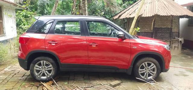 https://images10.gaadi.com/usedcar_image/4528169/original/processed_48ee0665-d36e-4616-b191-6ab621598103.jpg?imwidth=6401