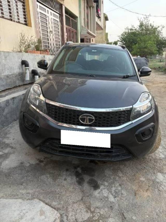 https://images10.gaadi.com/usedcar_image/4528172/original/processed_42911a8f-8922-460a-9feb-3df387addc97.jpg?imwidth=6400