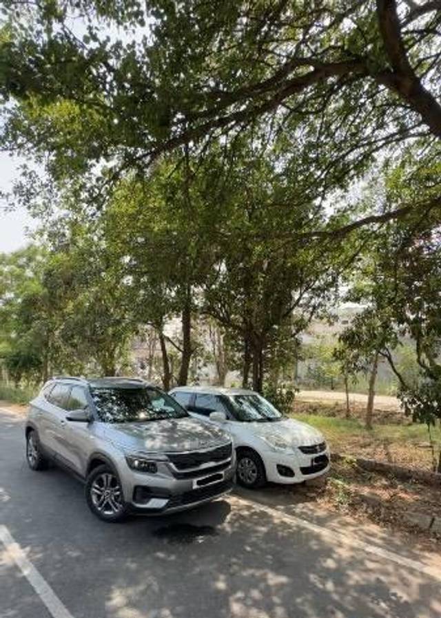 https://images10.gaadi.com/usedcar_image/4528174/original/processed_7db804cd-f20a-48d5-b279-11154d71691c.jpeg?imwidth=6401