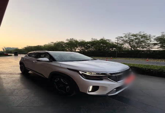 https://images10.gaadi.com/usedcar_image/4528176/original/0eddd91e-db5b-4f0d-8138-84b73c3512b3.?imwidth=6400