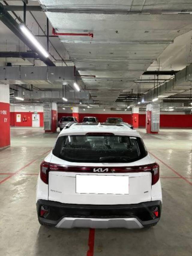 https://images10.gaadi.com/usedcar_image/4528176/original/processed_7d4e53e8-89d5-49df-bb4d-62b27e8249af.jpg?imwidth=6402