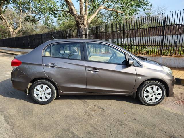 https://images10.gaadi.com/usedcar_image/4528184/original/bc9578c09e5a560bc74ef34df7313064.jpg?imwidth=6401