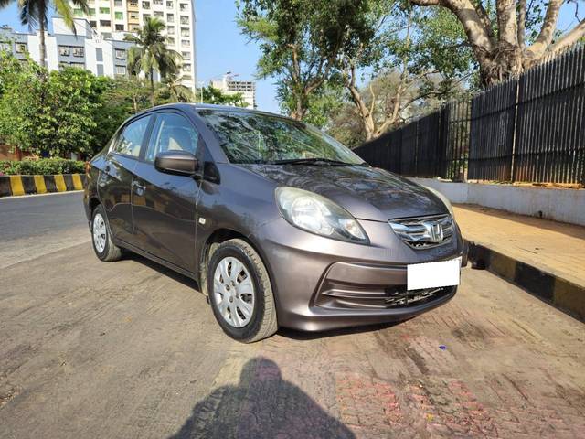 https://images10.gaadi.com/usedcar_image/4528184/original/processed_025e37eb01f7dc80ff245d0cadfff523.jpg?imwidth=6400