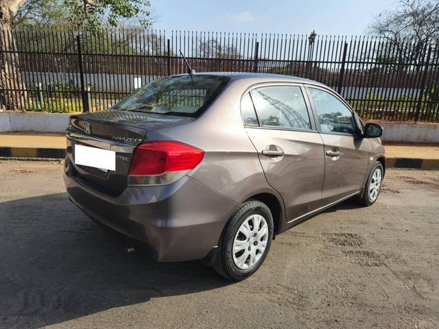 https://images10.gaadi.com/usedcar_image/4528184/original/processed_760a0af32df8ef67ad6a85a2324cb834.jpg?imwidth=6402
