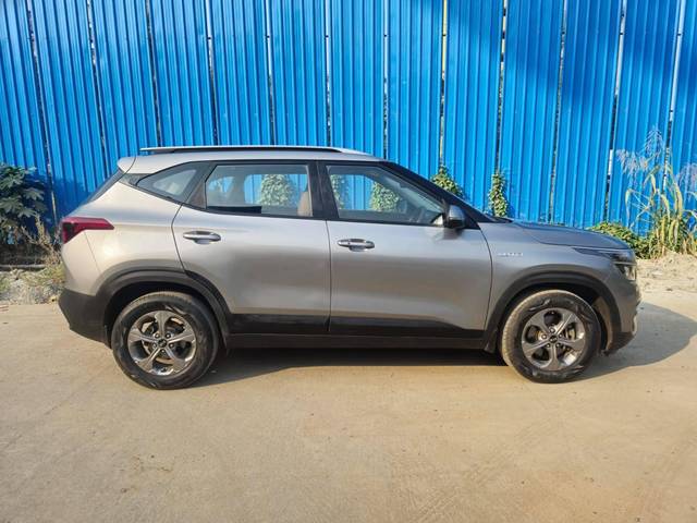 https://images10.gaadi.com/usedcar_image/4528191/original/processed_59d48a7dc21d2f1b6268b0280b4d3c9d.jpg?imwidth=6401