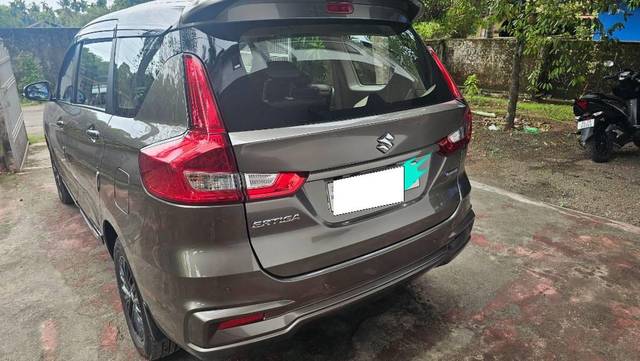 https://images10.gaadi.com/usedcar_image/4528195/original/processed_1640d3ee-8838-4379-9183-20c530bdc357.jpg?imwidth=6400