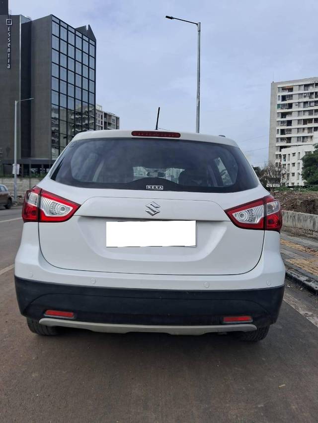 https://images10.gaadi.com/usedcar_image/4528230/original/processed_2a6712e6d9201446c2ce1625e63d2e73.jpg?imwidth=6402