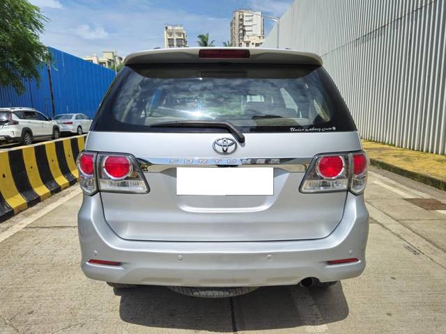 https://images10.gaadi.com/usedcar_image/4528231/original/processed_cdd6b7090a9ec88dd36af24942d8d135.jpg?imwidth=6402