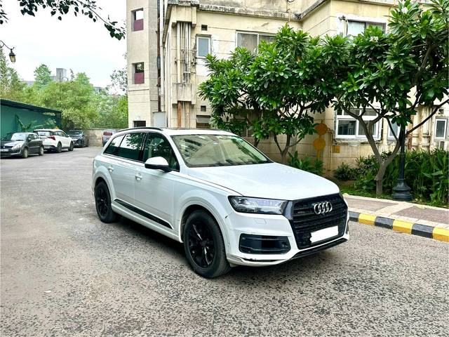 https://images10.gaadi.com/usedcar_image/4528237/original/0dd3c5b41aa1293f7859507286486572.jpg?imwidth=6400