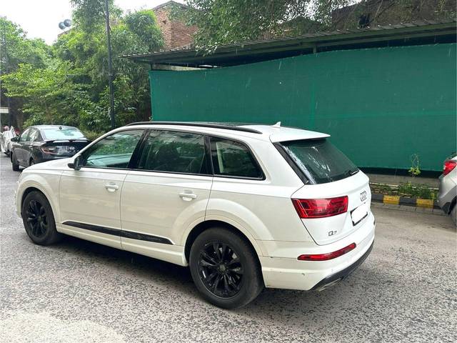 https://images10.gaadi.com/usedcar_image/4528237/original/processed_343fd1c180ba10da9328e6dbe693e8e8.jpg?imwidth=6402