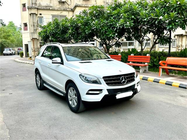 https://images10.gaadi.com/usedcar_image/4528241/original/1a28e571bd9dac7846f9cfe5afce06f2.jpg?imwidth=6400