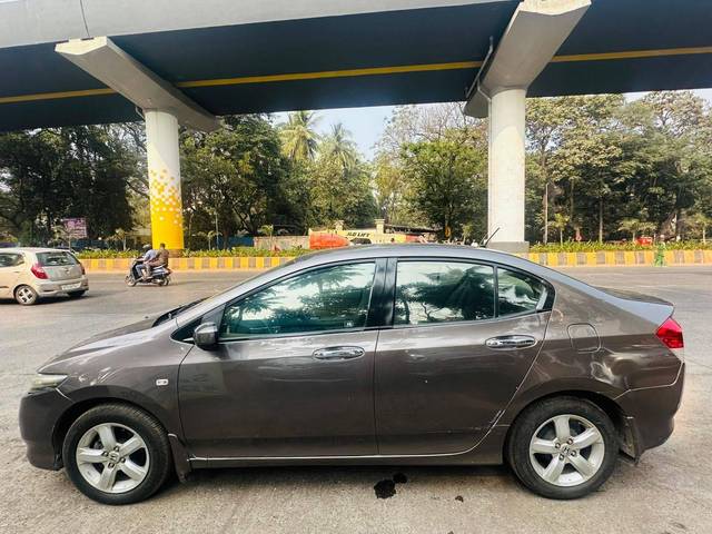 https://images10.gaadi.com/usedcar_image/4528280/original/processed_69fcf1dc1f145e7b9b6041267fd92189.jpg?imwidth=6402